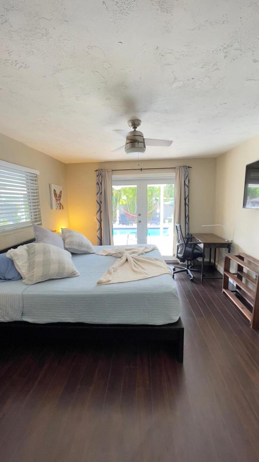 Pool House Resort Heated Swimming Pool Family Getaway Cutler Bay Exterior photo