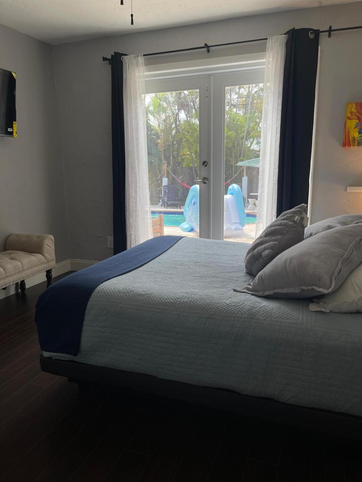 Pool House Resort Heated Swimming Pool Family Getaway Cutler Bay Exterior photo