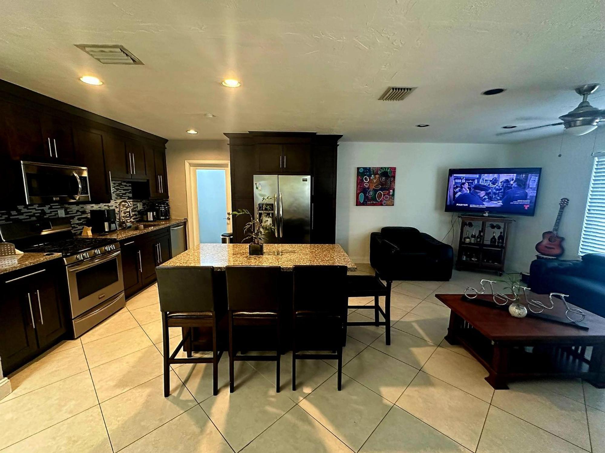 Pool House Resort Heated Swimming Pool Family Getaway Cutler Bay Exterior photo