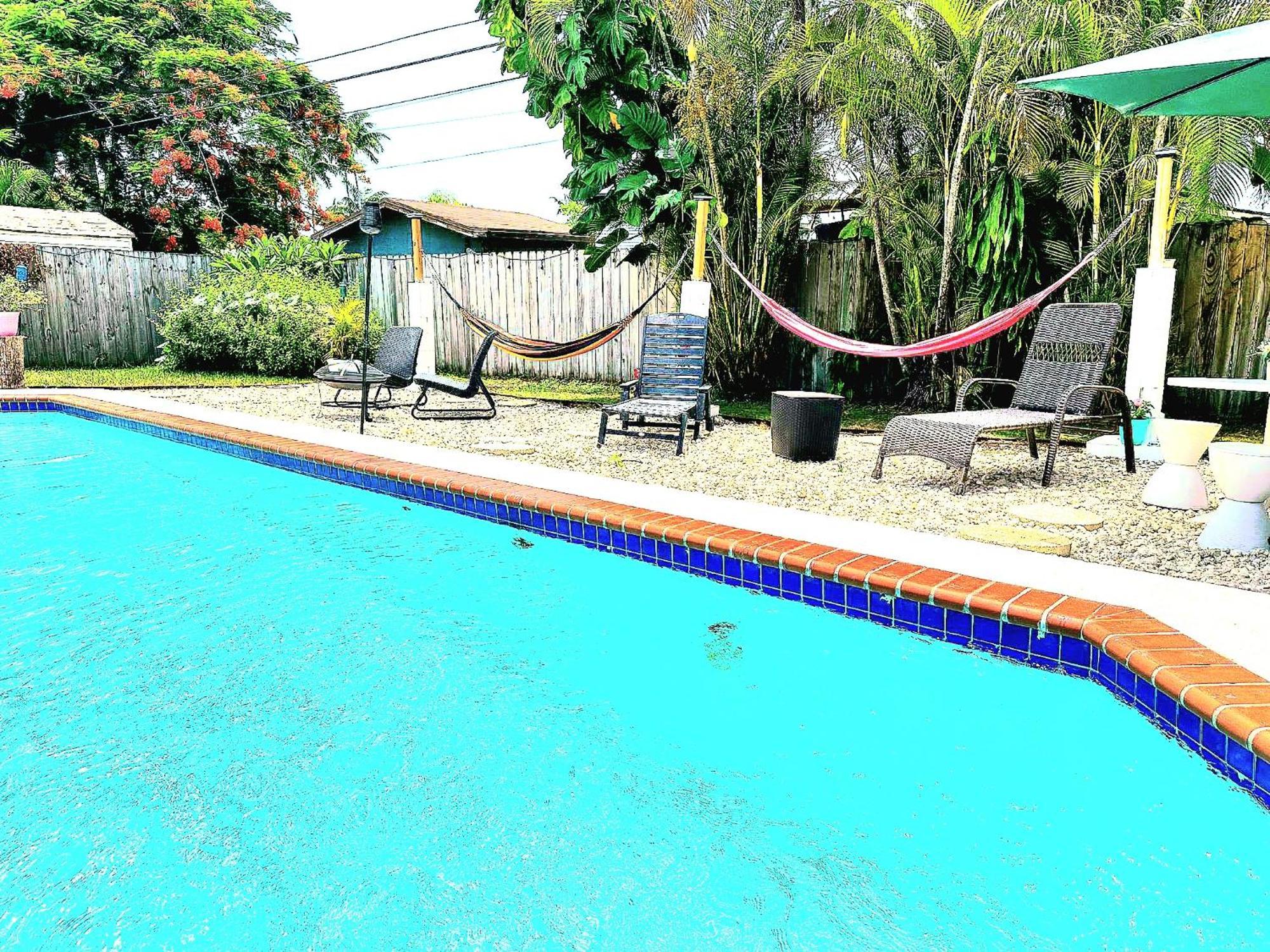 Pool House Resort Heated Swimming Pool Family Getaway Cutler Bay Exterior photo
