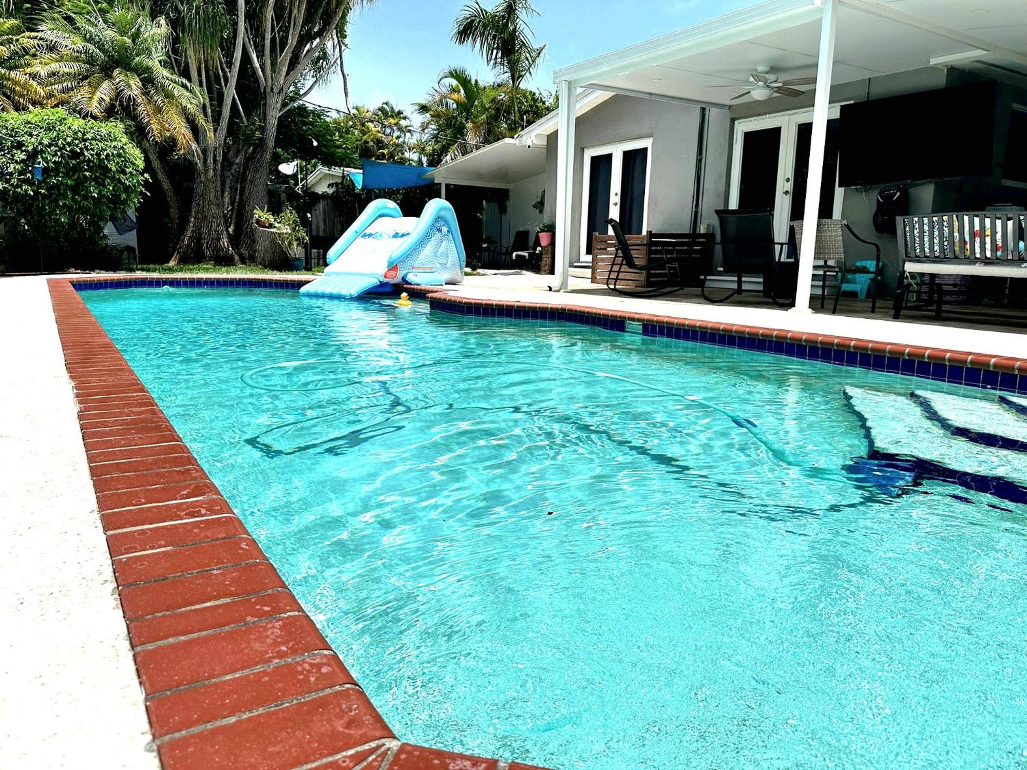 Pool House Resort Heated Swimming Pool Family Getaway Cutler Bay Exterior photo
